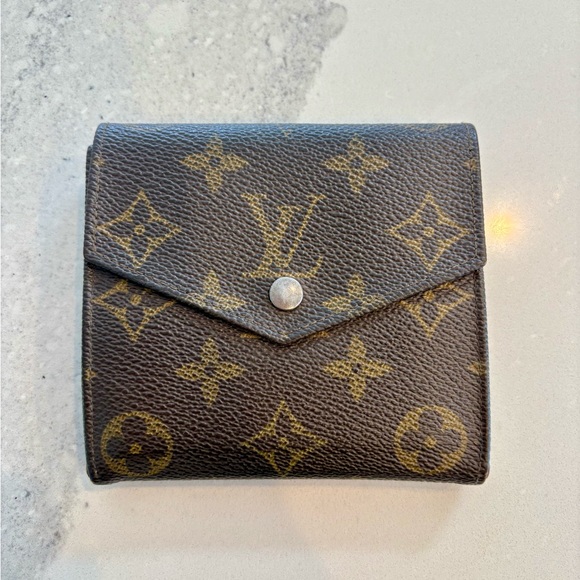Louis Vuitton M61670 Monogram Wallet with Certificate of Authenticity - Picture 1 of 5